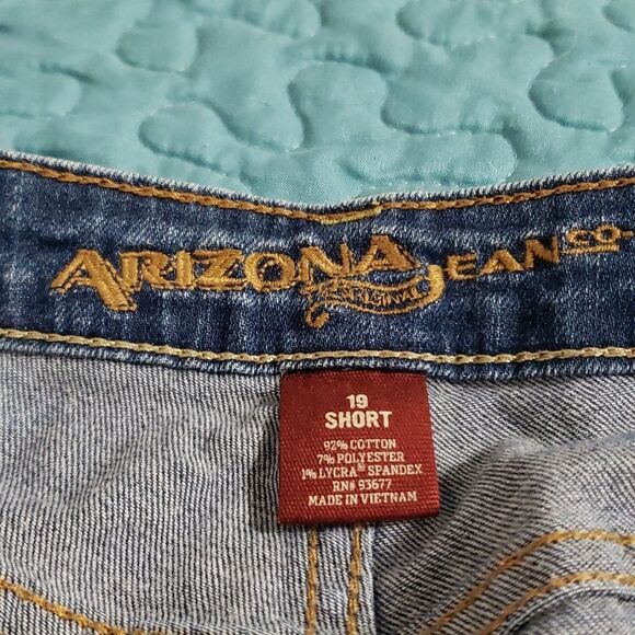Arizona Jean Co. Super Skinny. Button/Zipper Closure. Junior Size 19 Short - Picture 9 of 12